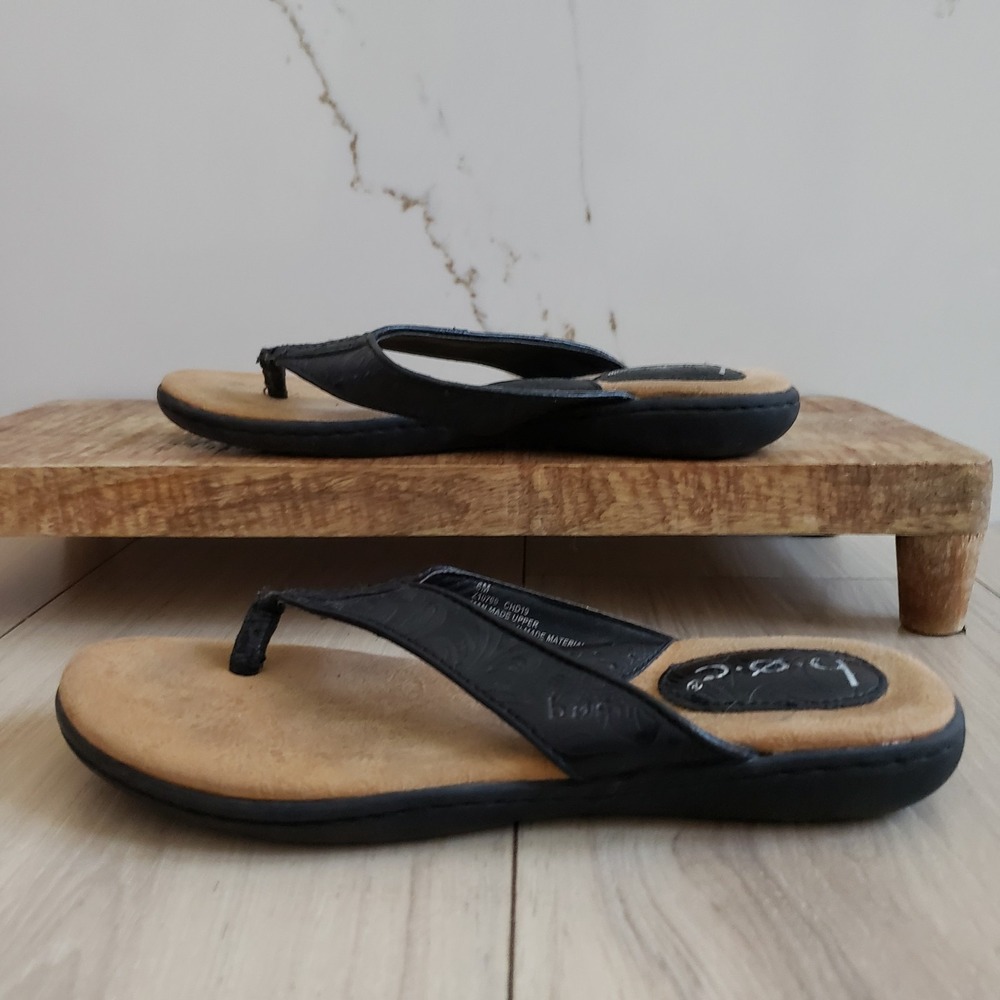 BOC Born Cadore Sandals Womens 6M Black Comfort Flip Flop Thong Leather